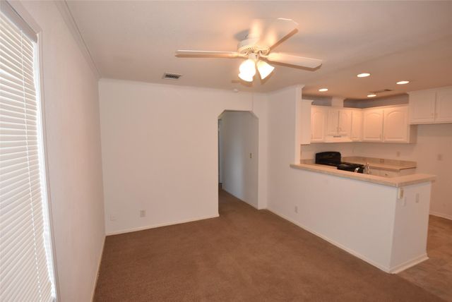 10010 Sugarvine Lane, Tomball, TX 77375