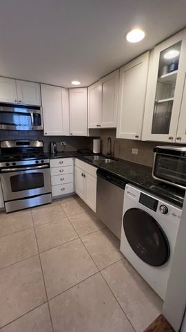 542 W Arlington Place F, Chicago, IL 60614