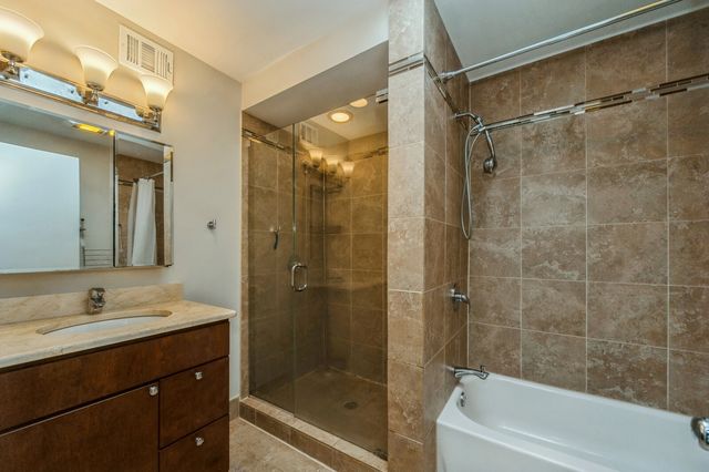 542 W Arlington Place F, Chicago, IL 60614