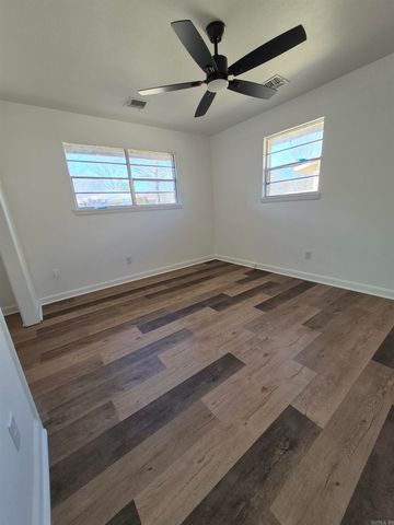 15 Phyllis Court, Jacksonville, AR 72076