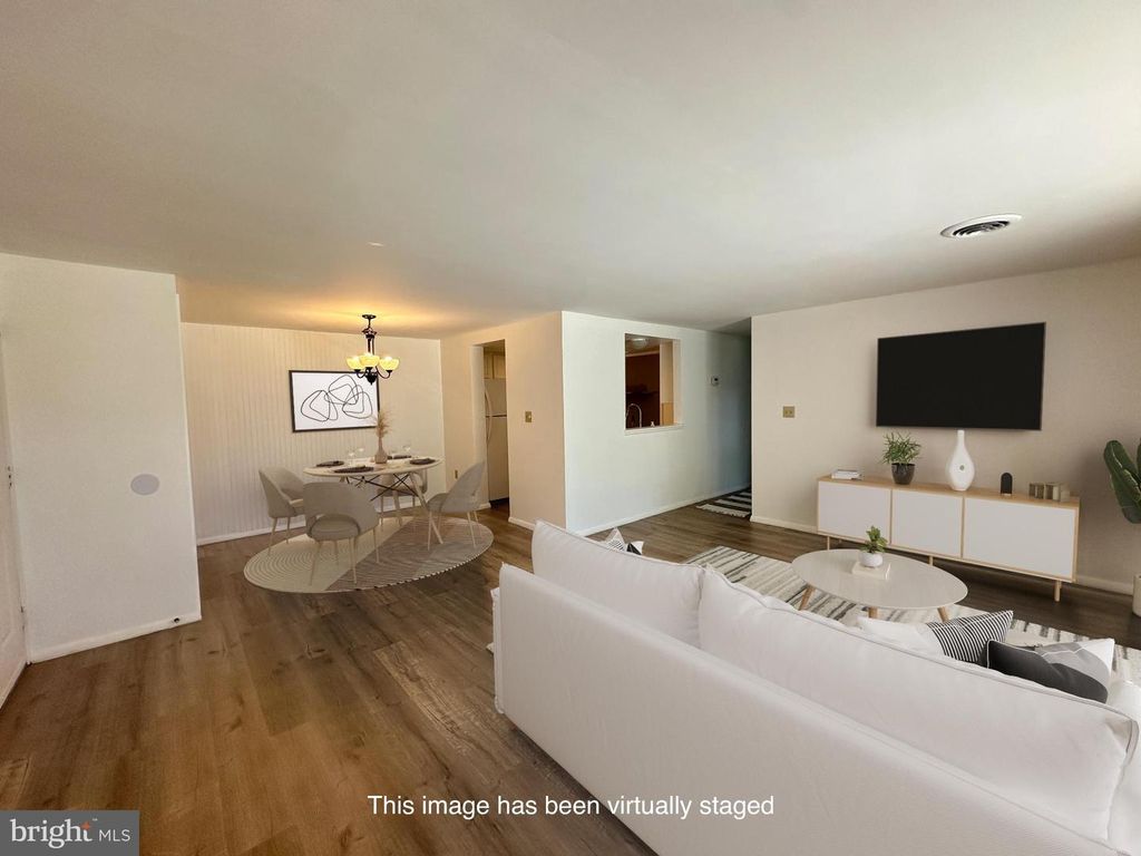 1001 NANROC DR #11, Mechanicsburg, PA 17055