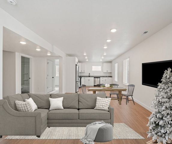 70 E WEEKES WAY, Clearfield, UT 84015