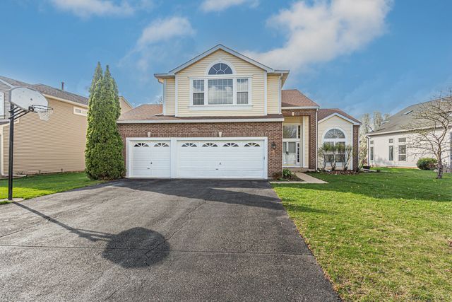 1171 HEAVENS GATE, Lake In The Hills, IL 60156