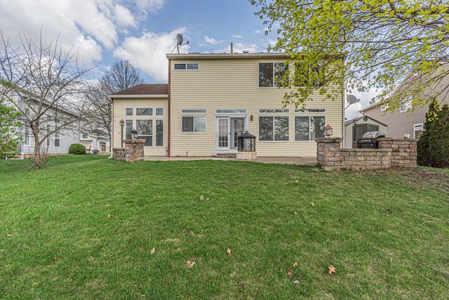 1171 HEAVENS GATE, Lake In The Hills, IL 60156