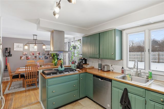 88 Mont Morency Drive, Greece, NY 14612