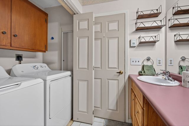 14 Turnbuckle Ln 27, Merrimack, NH 03054