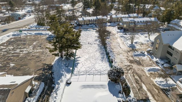 14 Turnbuckle Ln 27, Merrimack, NH 03054