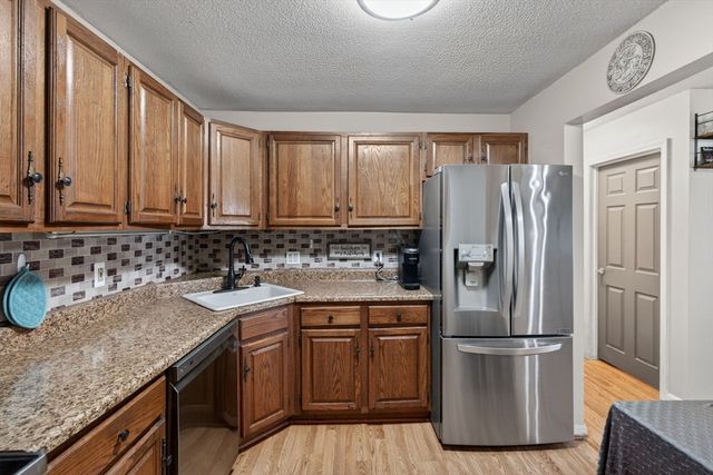 14 Turnbuckle Ln 27, Merrimack, NH 03054