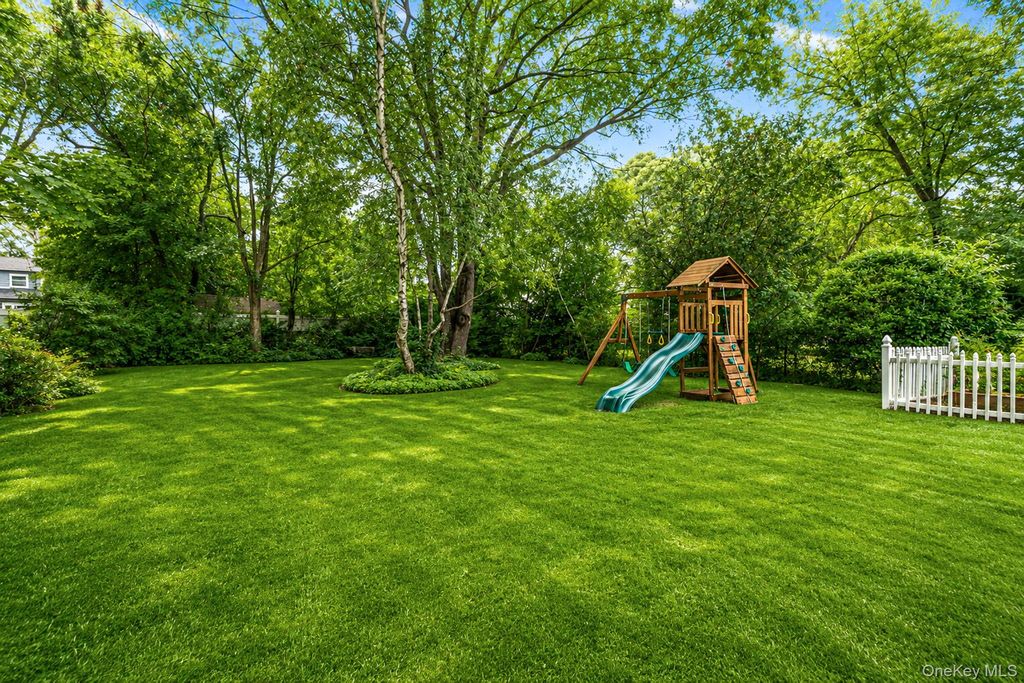 21 Pearsall Place, Deer Park, NY 11729 — photo 5