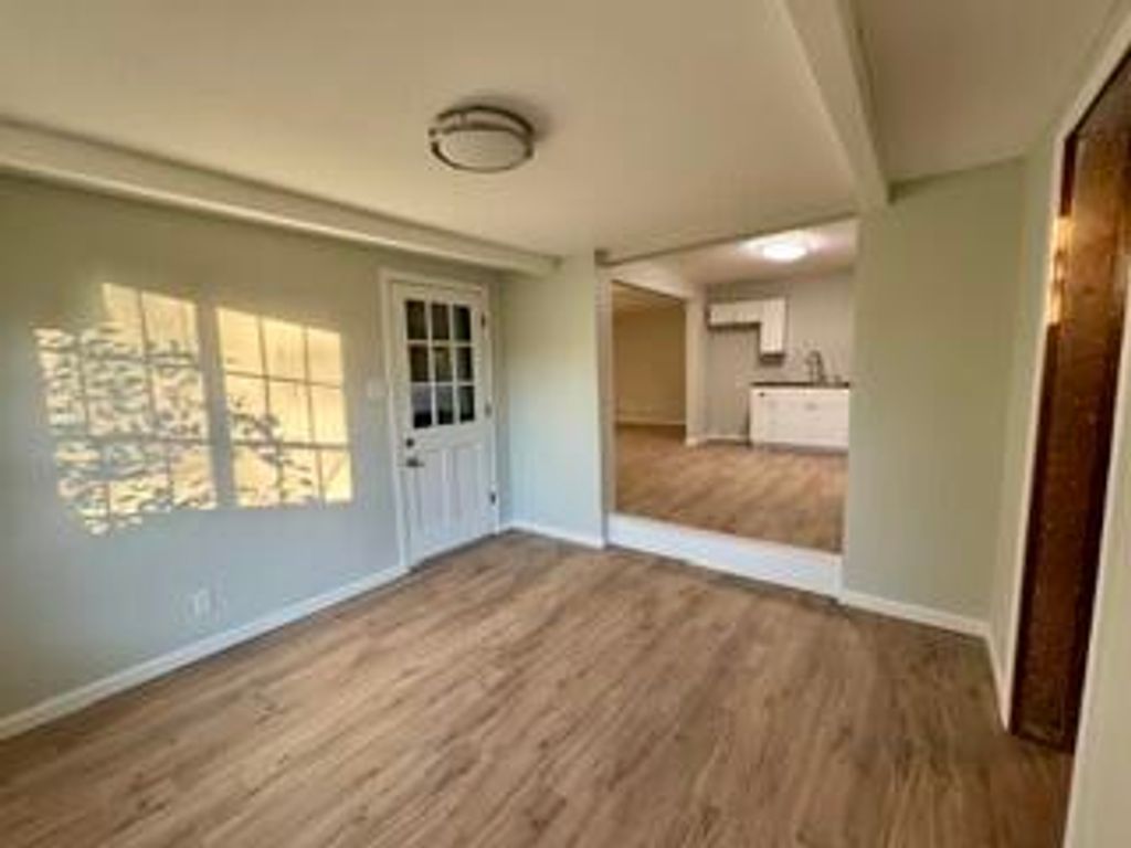 Image 12 of property listing at 3211 N Oakes Street, San Angelo, TX 76903