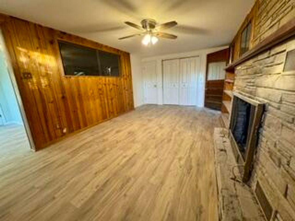 Image 14 of property listing at 3211 N Oakes Street, San Angelo, TX 76903