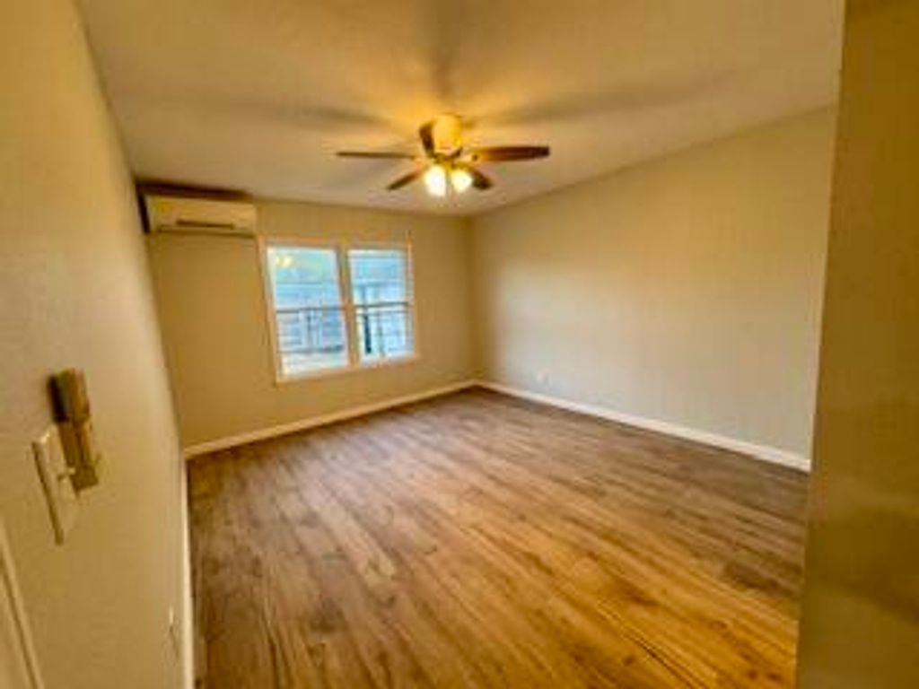 Image 22 of property listing at 3211 N Oakes Street, San Angelo, TX 76903