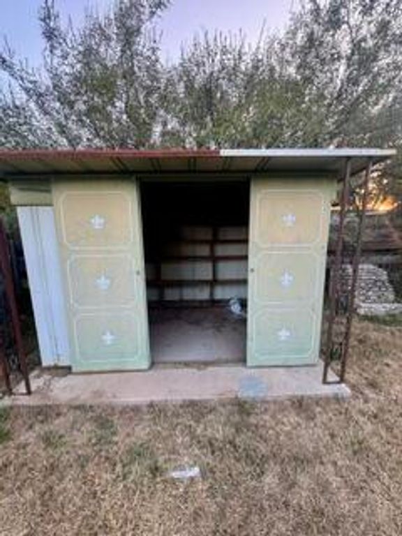 Image 33 of property listing at 3211 N Oakes Street, San Angelo, TX 76903