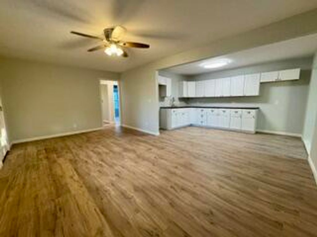 Image 7 of property listing at 3211 N Oakes Street, San Angelo, TX 76903