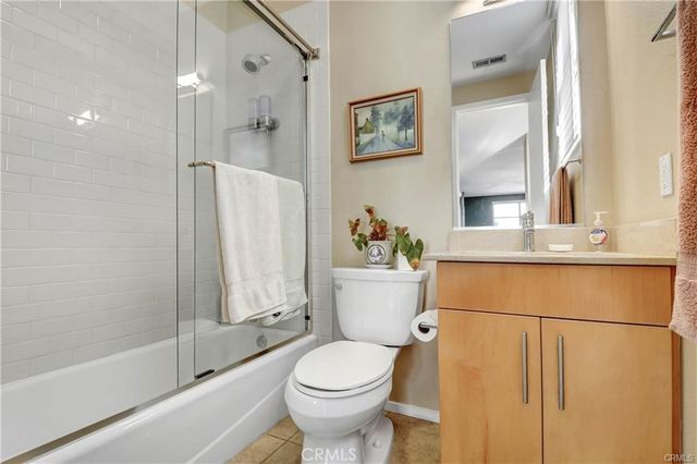 133 The Promenade N 411, Long Beach, CA 90802