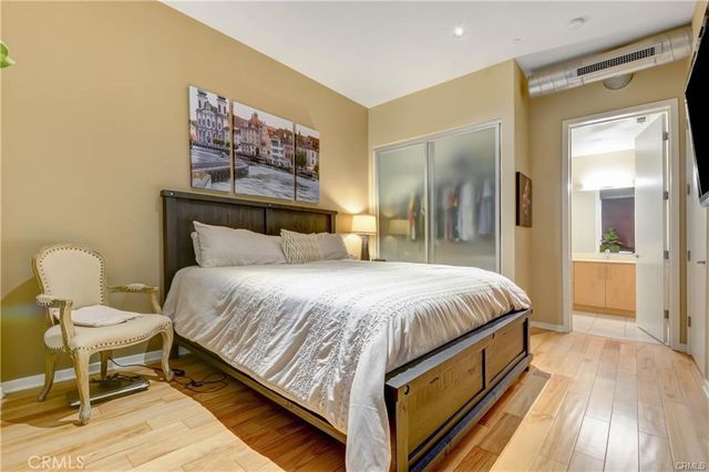 133 The Promenade N 411, Long Beach, CA 90802