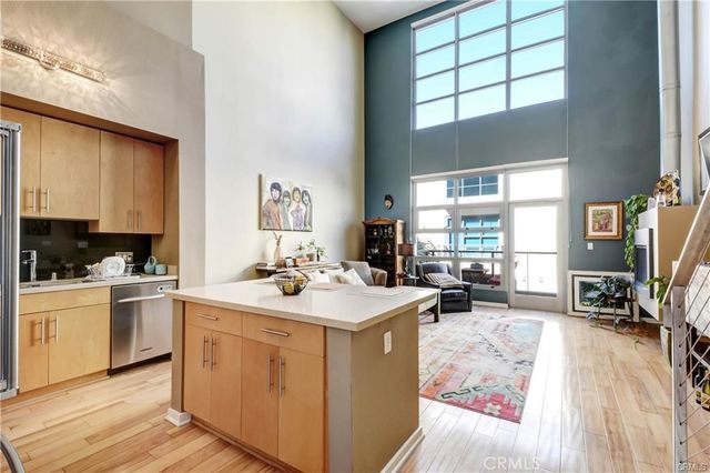 133 The Promenade N 411, Long Beach, CA 90802