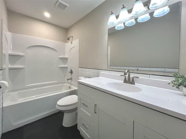 2414-16 Jasu Drive, Lawrence, KS 66046