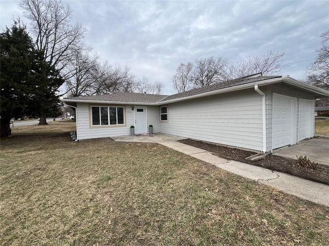 2414-16 Jasu Drive, Lawrence, KS 66046