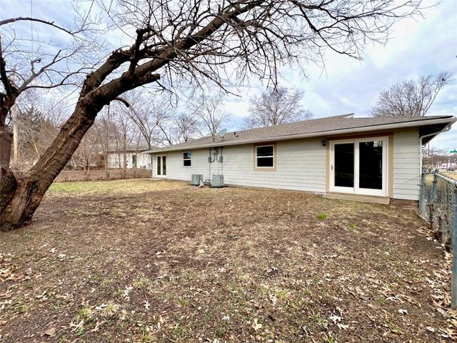 2414-16 Jasu Drive, Lawrence, KS 66046