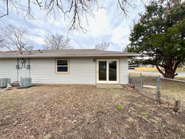 2414-16 Jasu Drive, Lawrence, KS 66046