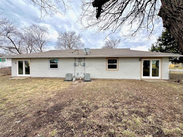 2414-16 Jasu Drive, Lawrence, KS 66046