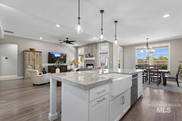 2889 E Columbus River Court, Nampa, ID 83686