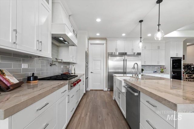 2889 E Columbus River Court, Nampa, ID 83686