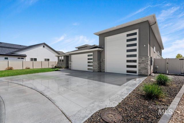 2889 E Columbus River Court, Nampa, ID 83686