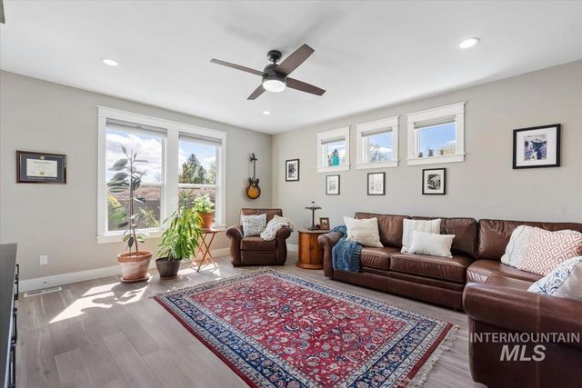 2889 E Columbus River Court, Nampa, ID 83686