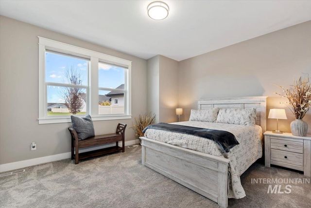 2889 E Columbus River Court, Nampa, ID 83686