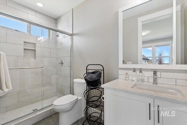 2889 E Columbus River Court, Nampa, ID 83686