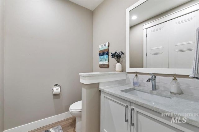 2889 E Columbus River Court, Nampa, ID 83686