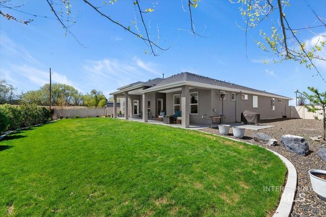 2889 E Columbus River Court, Nampa, ID 83686