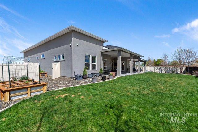 2889 E Columbus River Court, Nampa, ID 83686