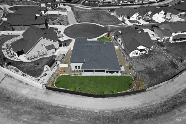 2889 E Columbus River Court, Nampa, ID 83686