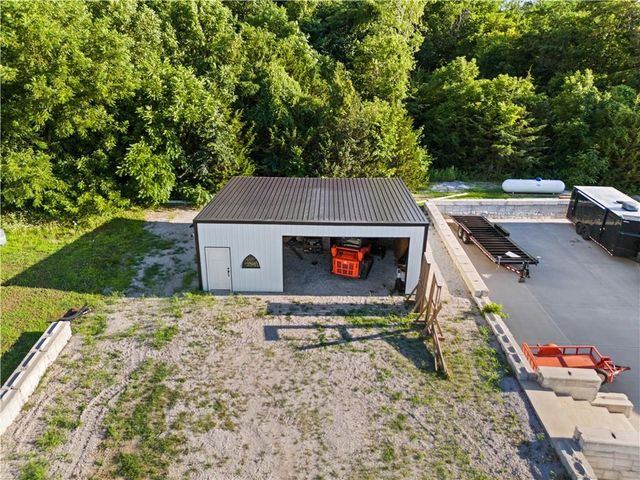 1703 SW Hawes Lane, Oak Grove, MO 64075