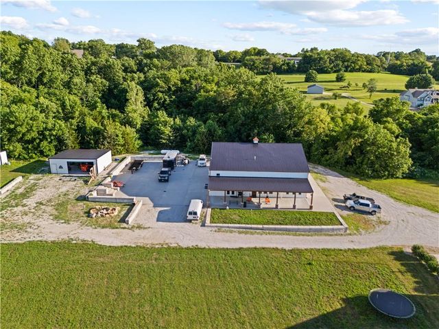 1703 SW Hawes Lane, Oak Grove, MO 64075