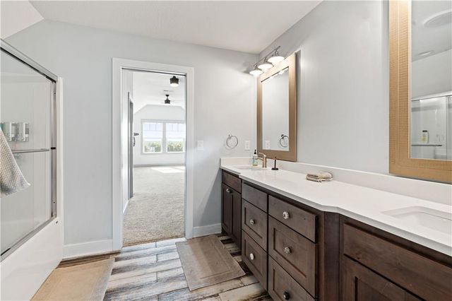 1703 SW Hawes Lane, Oak Grove, MO 64075