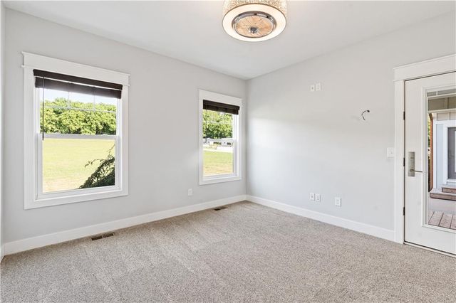 1703 SW Hawes Lane, Oak Grove, MO 64075