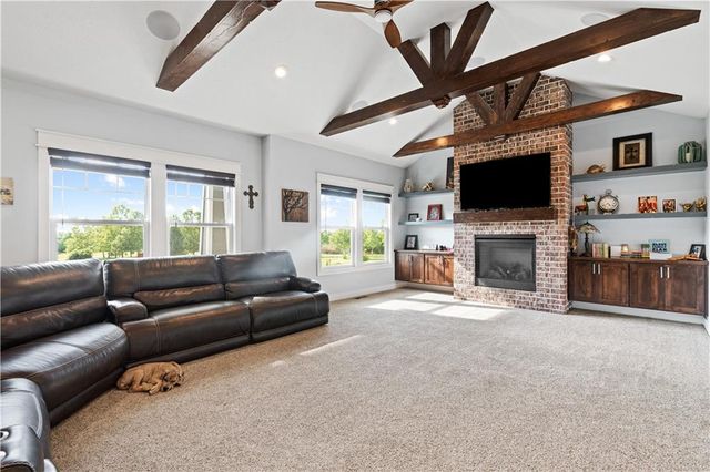 1703 SW Hawes Lane, Oak Grove, MO 64075