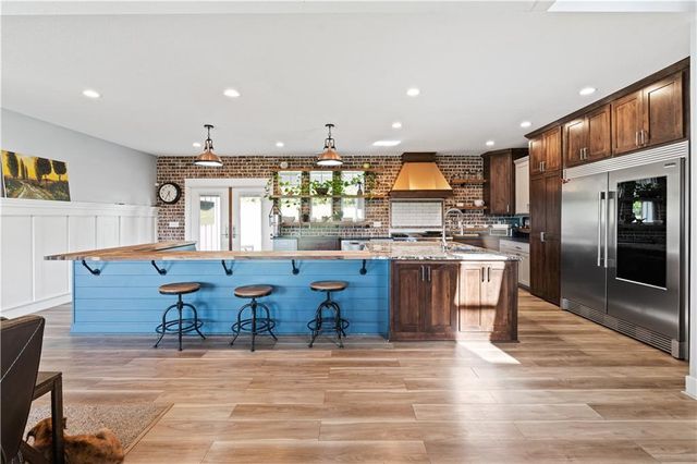 1703 SW Hawes Lane, Oak Grove, MO 64075