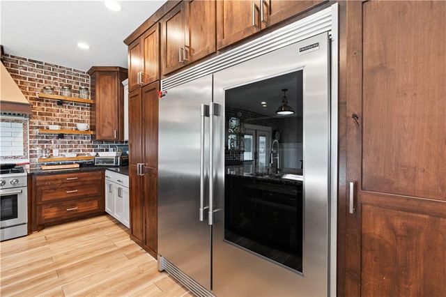 1703 SW Hawes Lane, Oak Grove, MO 64075