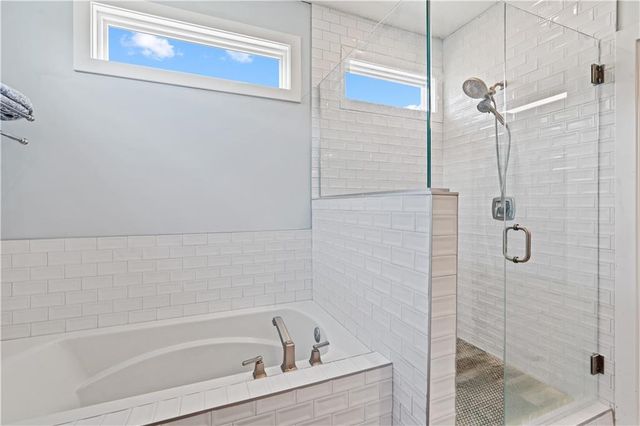 1703 SW Hawes Lane, Oak Grove, MO 64075