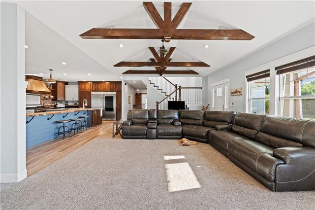 1703 SW Hawes Lane, Oak Grove, MO 64075