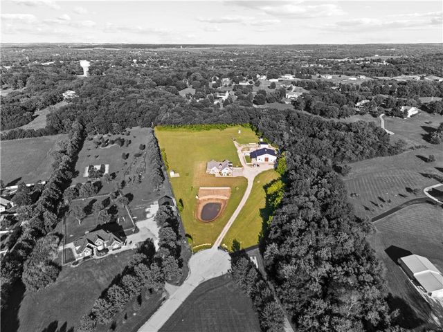 1703 SW Hawes Lane, Oak Grove, MO 64075