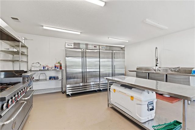 1703 SW Hawes Lane, Oak Grove, MO 64075