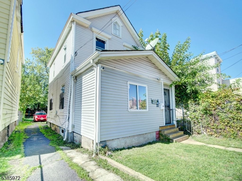 21 Augusta St, Irvington Twp., NJ 07111
