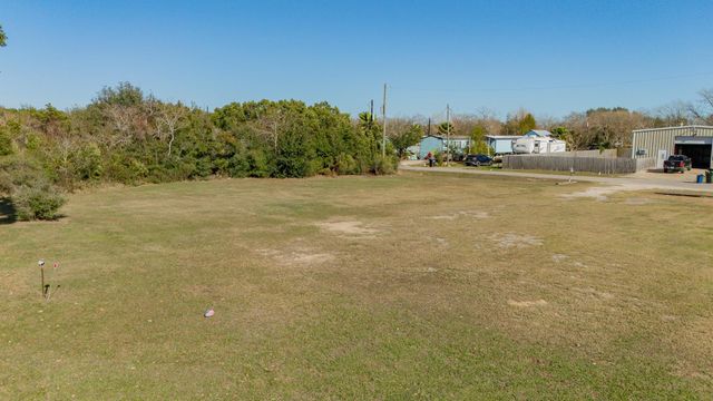 NA 5th Street, San Leon, TX 77539