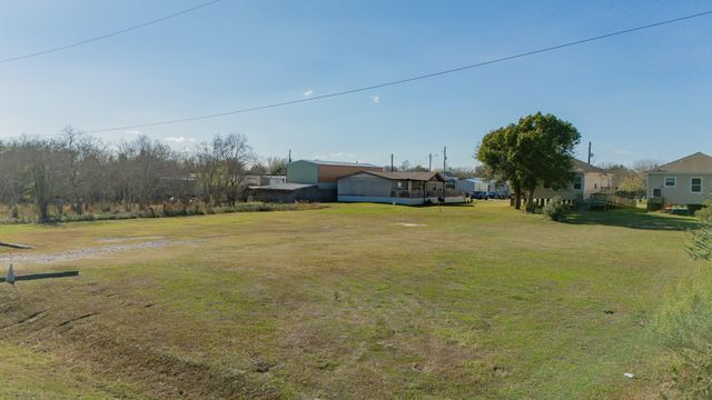 NA 5th Street, San Leon, TX 77539